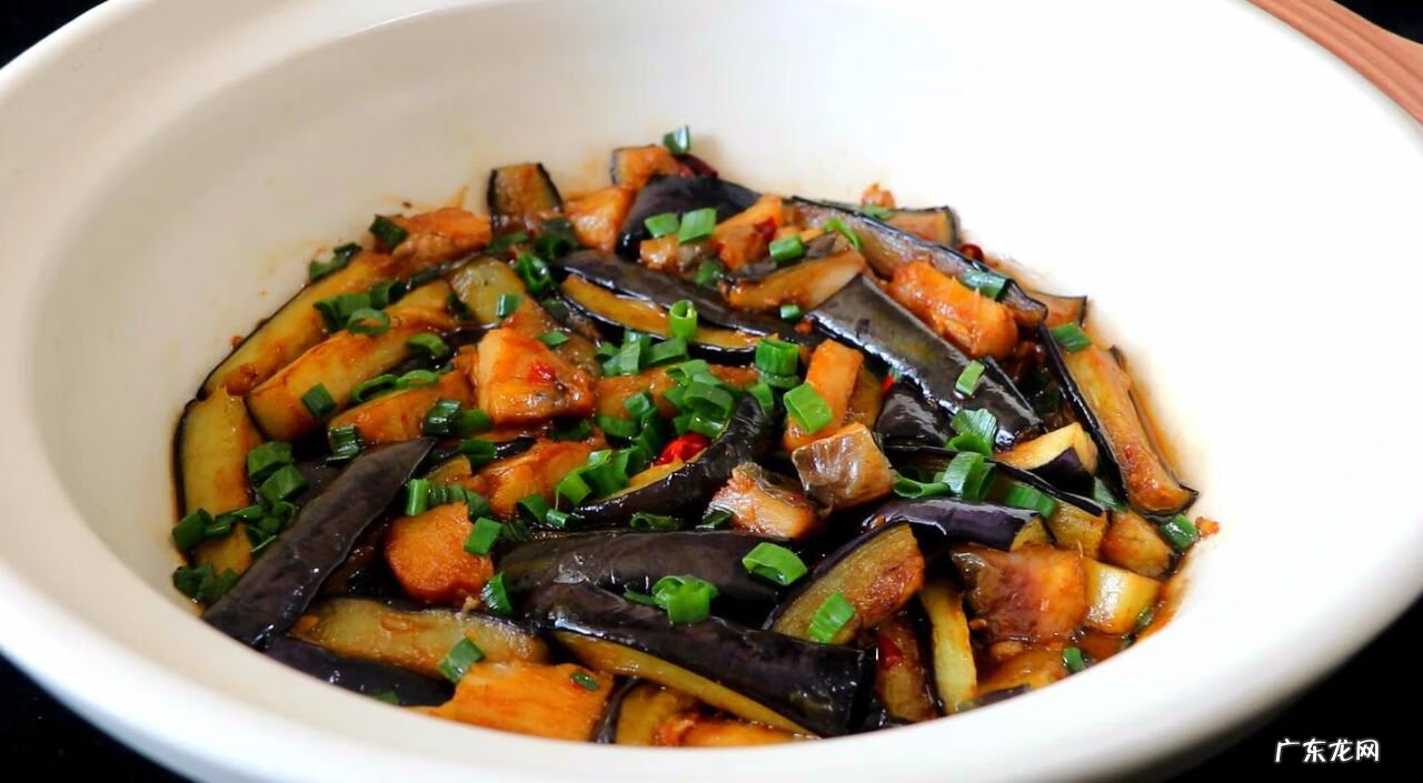 鱼香茄子的配料 鱼香茄子里面有鱼吗