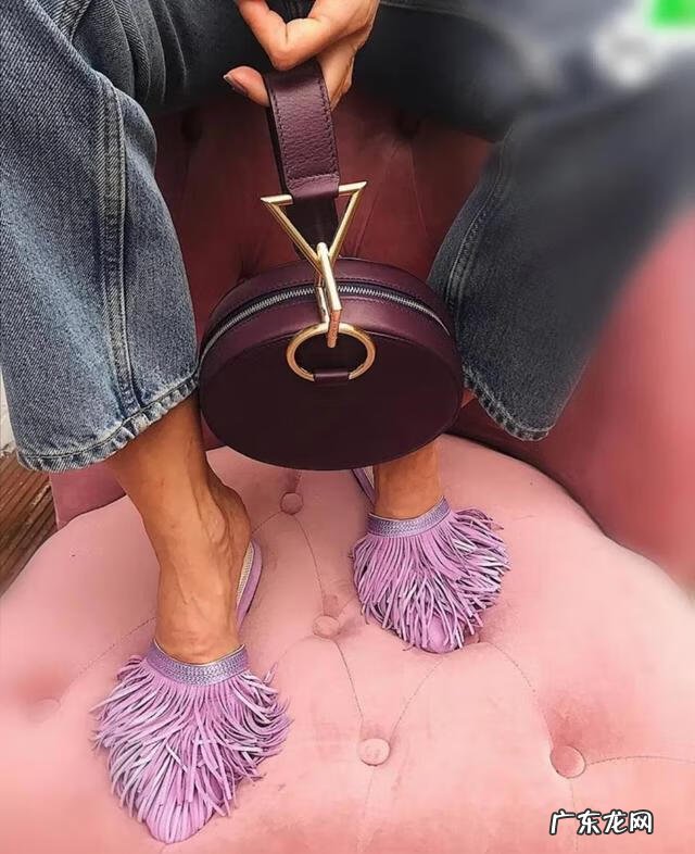 贵族为什么不用紫色 紫色贵族是什么意思