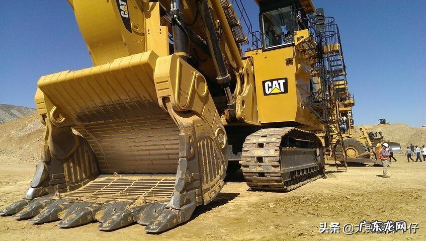 反铲挖掘机多少钱一台 反铲式挖掘机型号