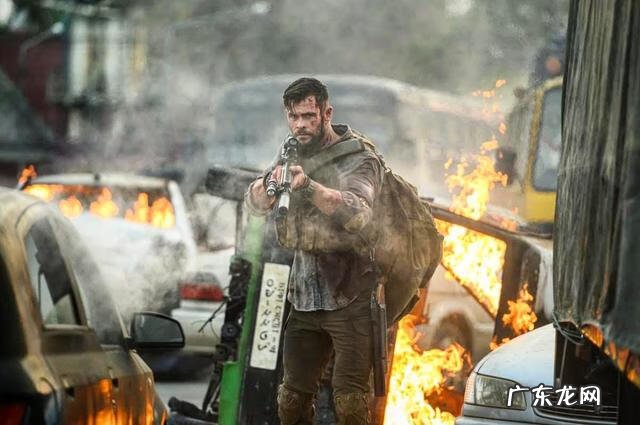 遗落战境女二号游泳 遗落战警