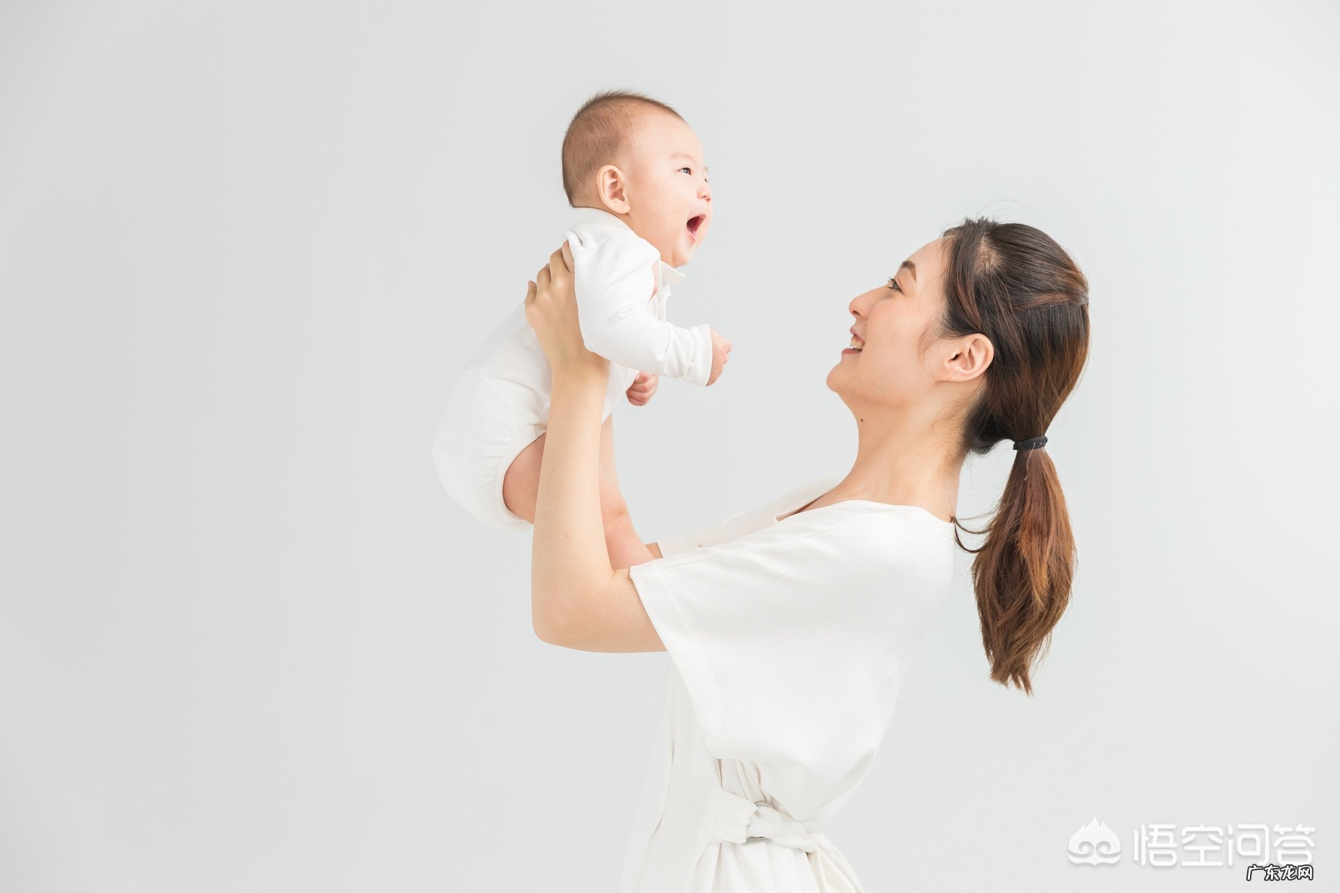 爸爸妈妈如何和宝宝做交流？