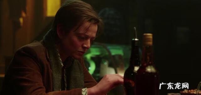 女特务使用美人计 女特工爱上我了