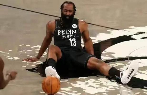 季后赛超级巨星球队被淘汰出局,哈登,保罗谁夺冠几率大?