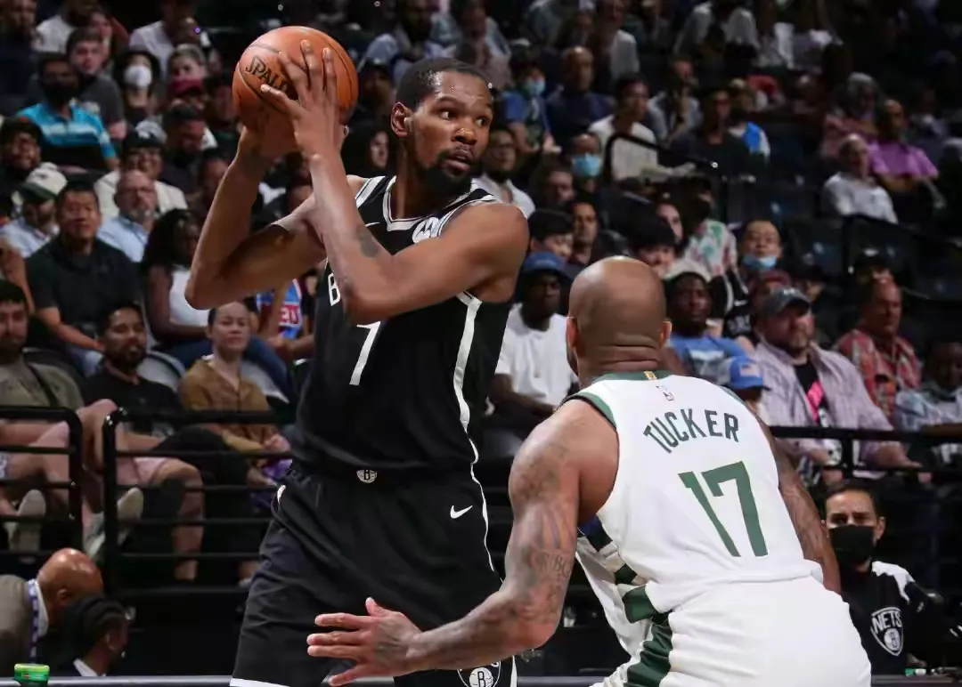 季后赛超级巨星球队被淘汰出局,哈登,保罗谁夺冠几率大?