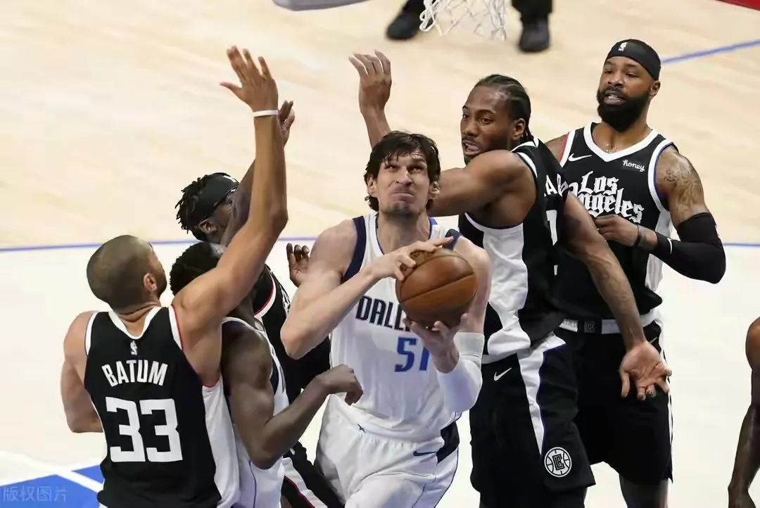 季后赛超级巨星球队被淘汰出局,哈登,保罗谁夺冠几率大?