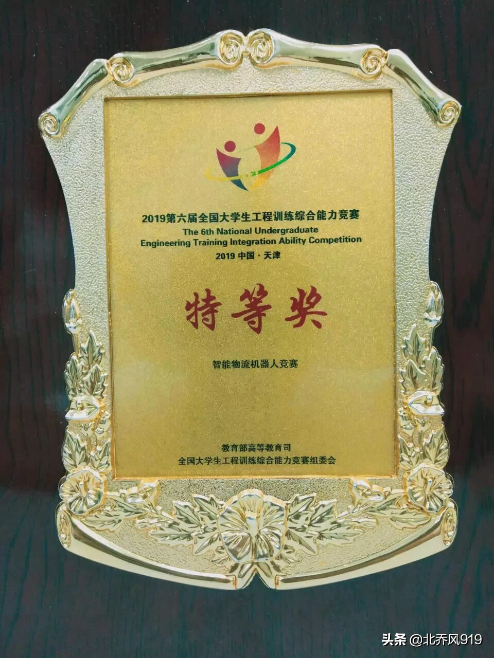 想问大学生究竟应不应该参加大量活动和社团?