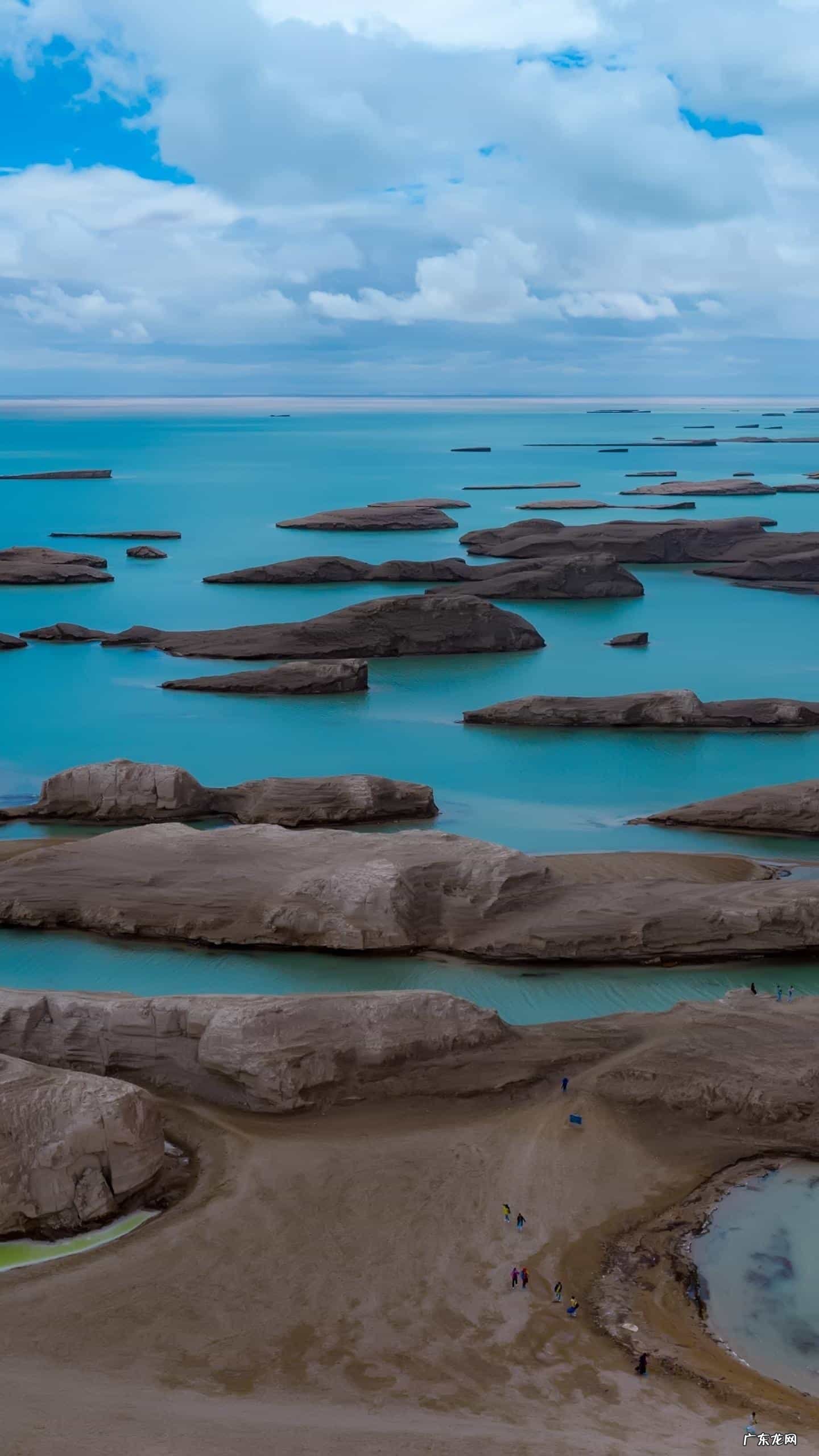 有哪些朋友圈特别现实的短句子?