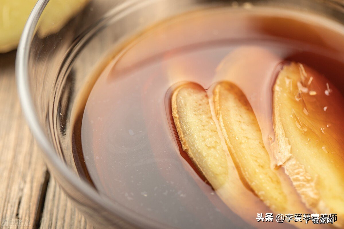 生姜泡醋放糖和盐，吃了有什么好处？