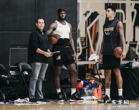 快船少了乔治依然112-102战胜拥有詹姆斯与浓眉哥的湖人，湖人今年还有戏吗？