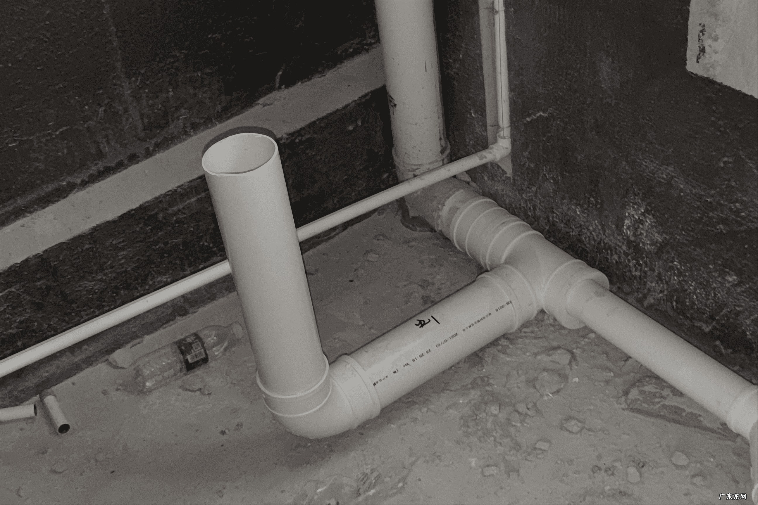 蹲便器比地面高怎么办 蹲便器做平地面好还是高好