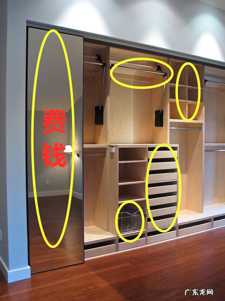 入户花园镜子如何摆放 镜子前面放木质花格风水