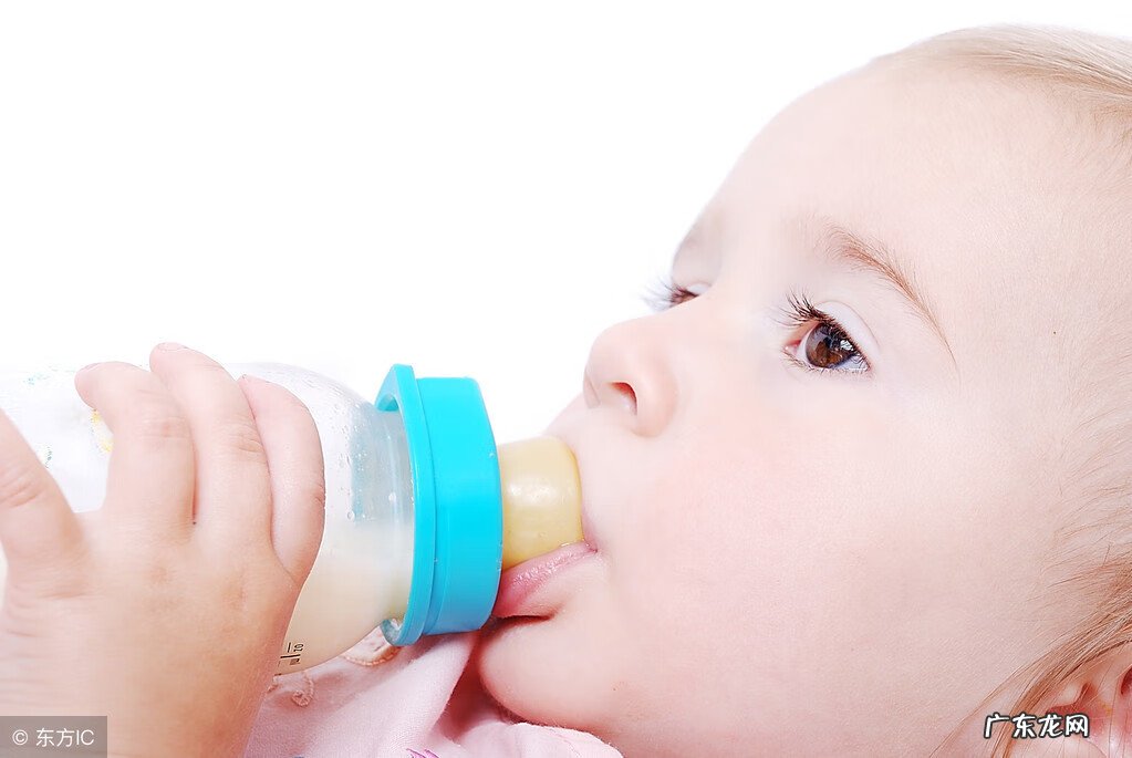 婴儿频繁吐奶怎么回事 婴儿吐奶怎么办