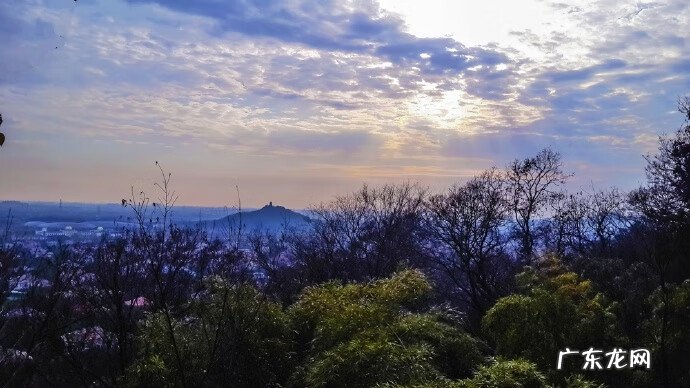 旭日东升背景墙风水禁忌 旭日东升挂在西墙风水好吗