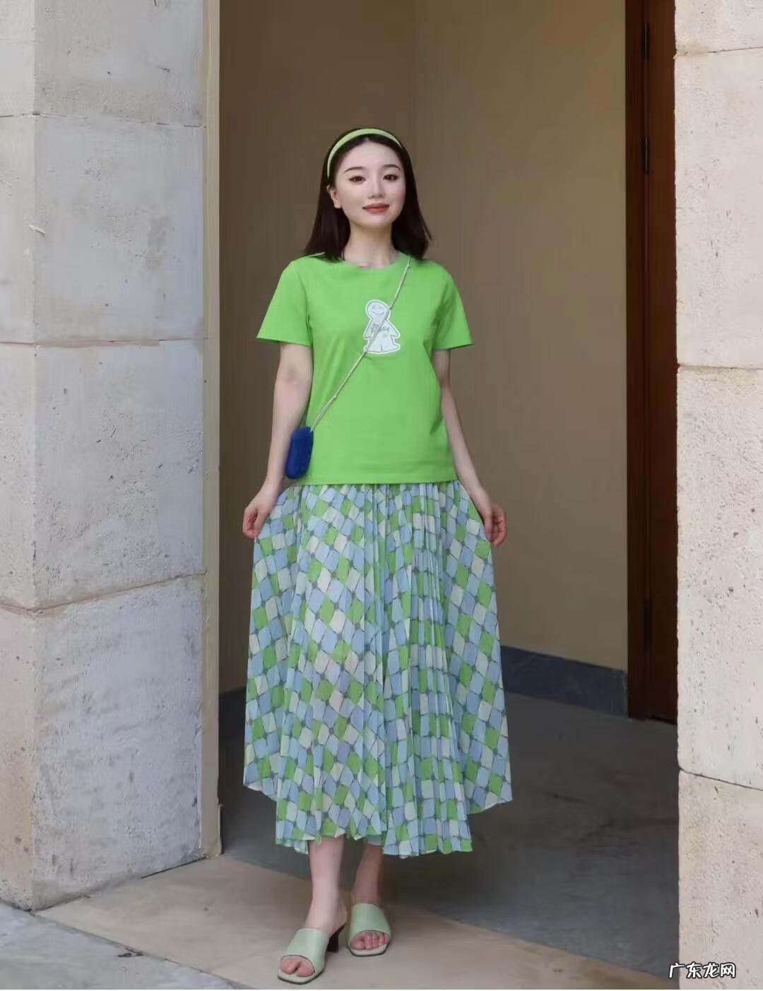 夏天衣服如何搭配 夏季服装搭配女