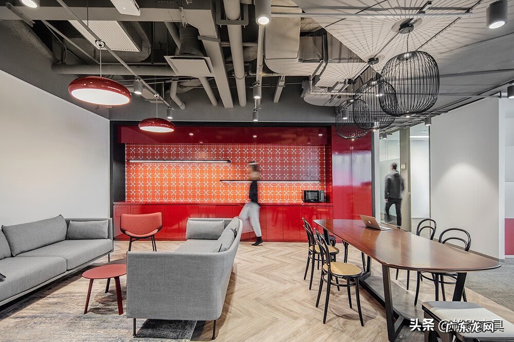 座位风水不好怎么破解 职场座位风水