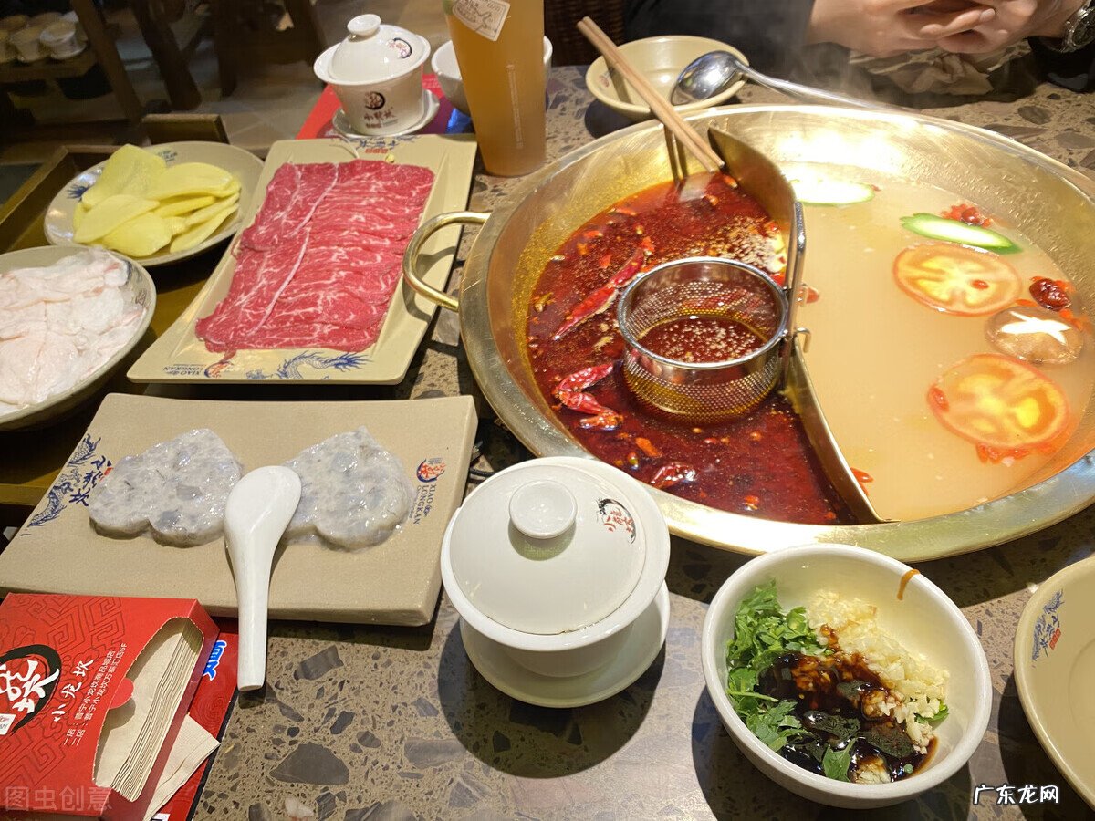 皮肤出油是什么原因引起的 皮肤出油厉害