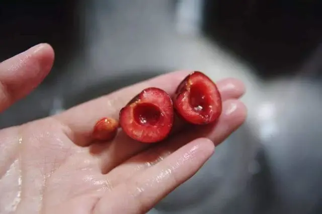 樱桃一次性吃多了会怎样 新鲜樱桃吃多了会怎样