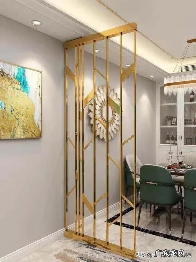 入户门正对屏风好吗 进门正对屏风隔断风水的屏风尺寸