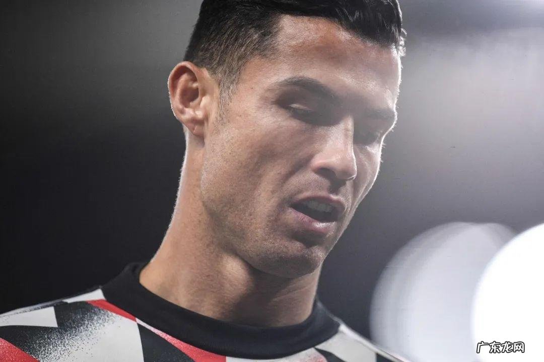 鲁尼批评C罗,近期行为不可接受,夸赞滕哈赫的处理方式