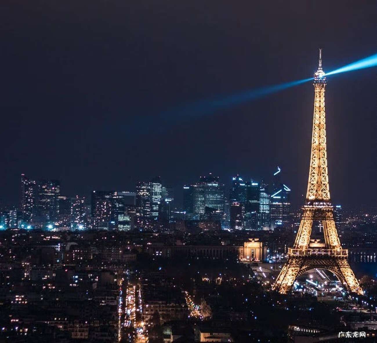 埃菲尔铁塔的英语怎么说 埃菲尔铁塔的英文简介