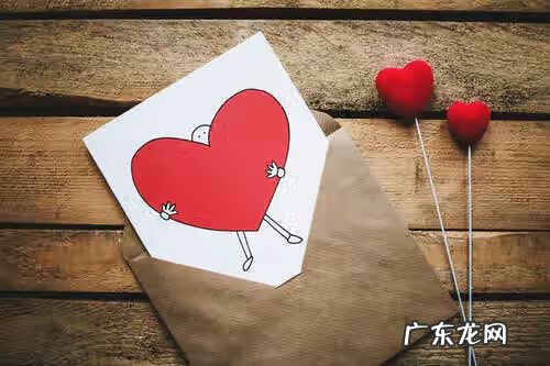 女生主动找男生尬聊 女生主动找男生聊天说明什么