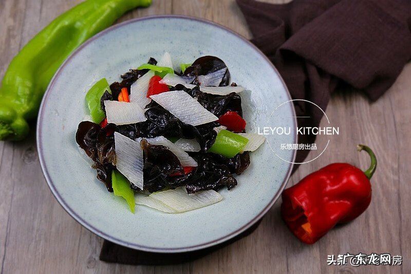 如何炒木耳好吃又简单 木耳的吃法和做法