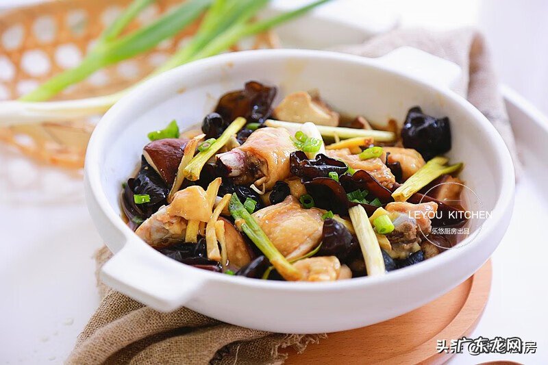 如何炒木耳好吃又简单 木耳的吃法和做法