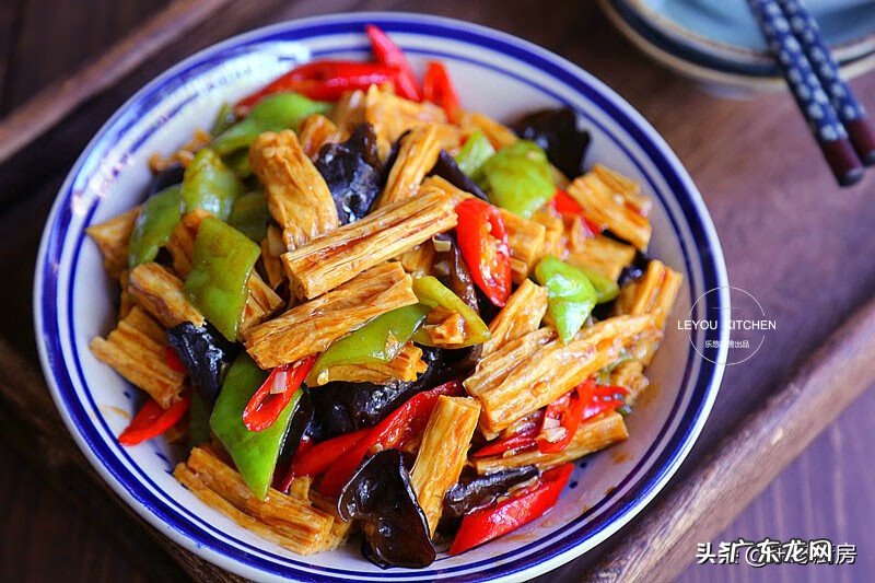 如何炒木耳好吃又简单 木耳的吃法和做法