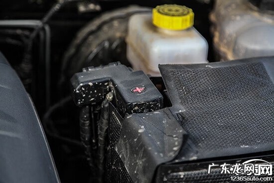 哈弗h9暖风机图在哪 哈弗h9出风口拆卸步骤