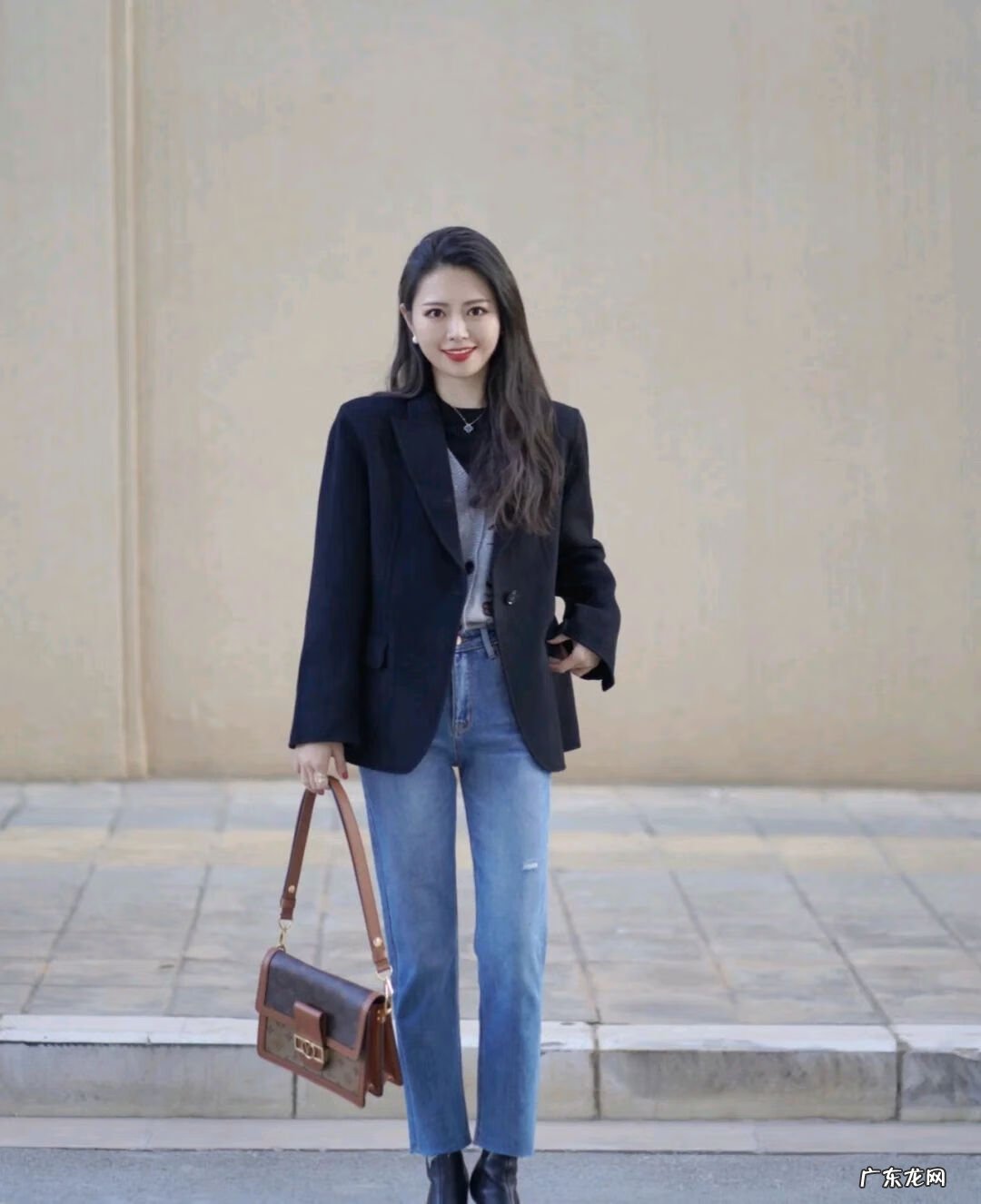 开衫下身配什么好看 针织开衫搭配