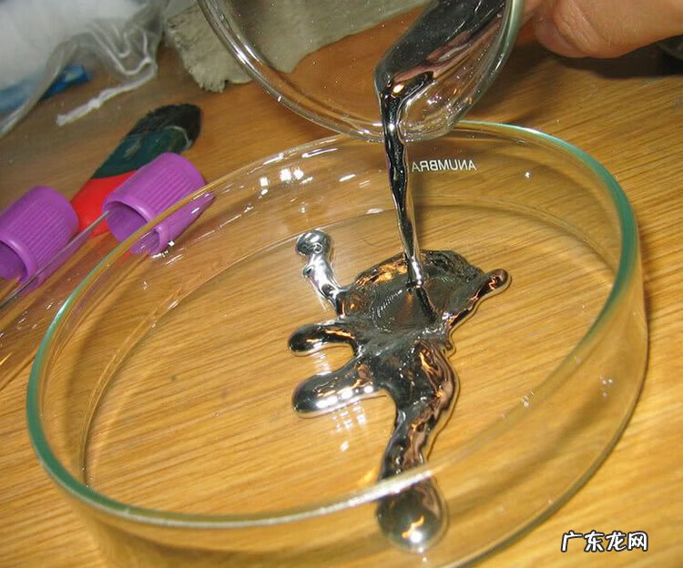 水银镜子和普通镜子 玻璃和水银