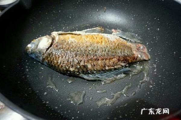 通草鲫鱼汤熬多久 通草鲫鱼汤的做法