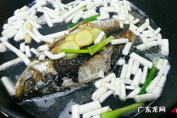 通草鲫鱼汤熬多久 通草鲫鱼汤的做法