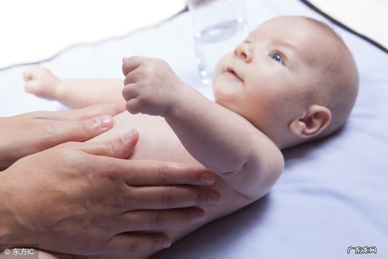 二个月婴儿便秘怎么办 初生婴儿便秘是什么原因导致的