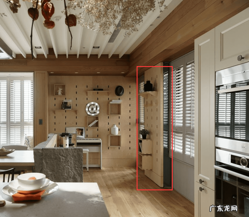 窗户对着墙风水 风水上墙压下面窗户