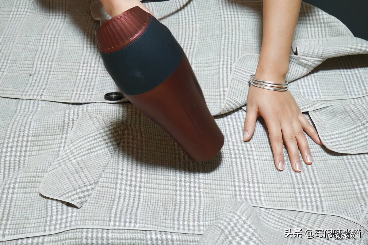 怎么洗毛呢大衣 呢大衣怎么洗?