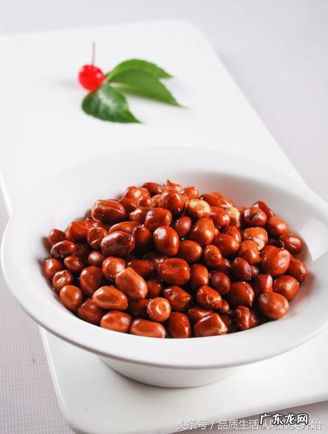 螃蟹和哪些不能一起吃 螃蟹不能和什么一起吃为什么