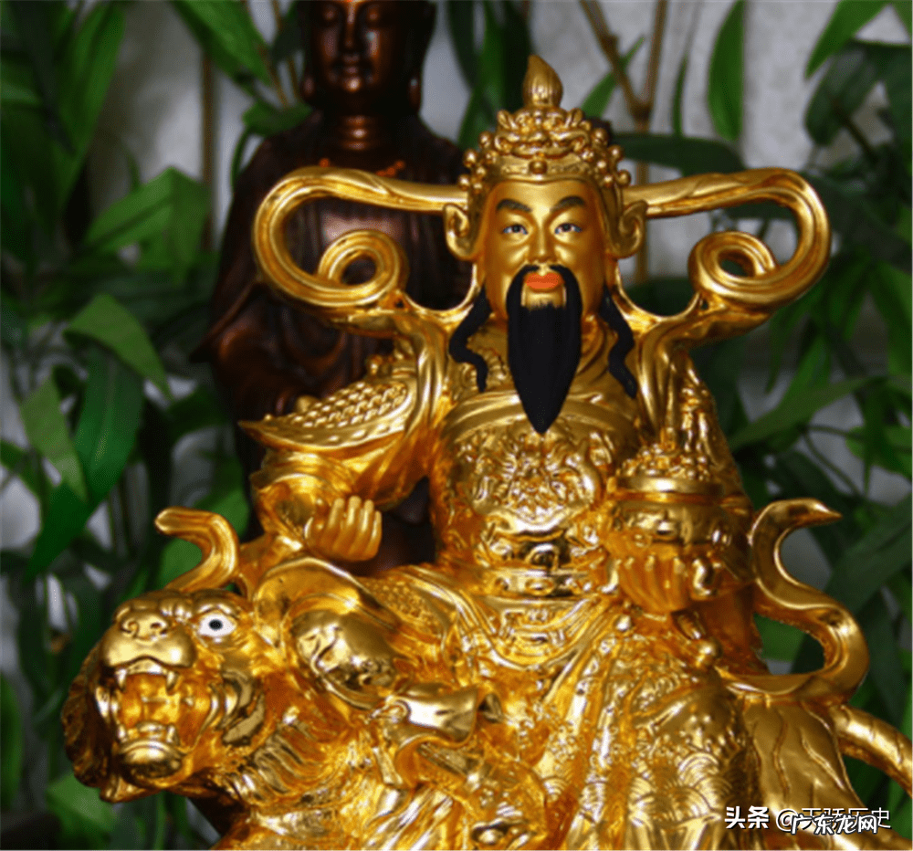 大年初一如何接财神 大年初一 接财神