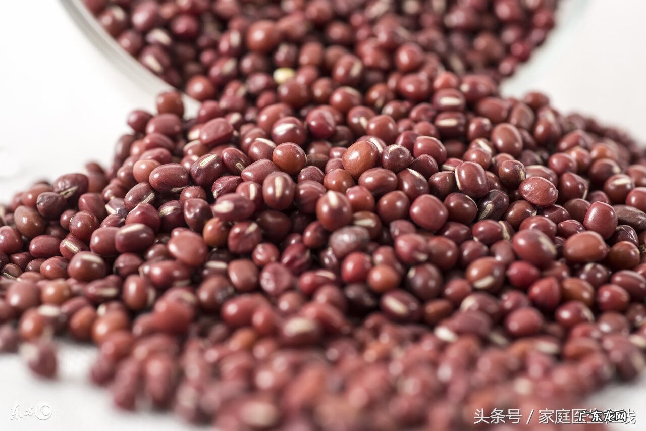 黑豆有什么营养价值和功效 红豆跟黑豆的营养价值