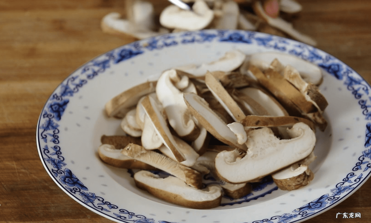 香菇怎么做才能好吃 怎么做香菇好吃