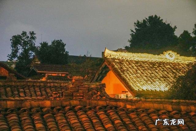 三面环山一面环水叫什么 三面环山四面环水的风水