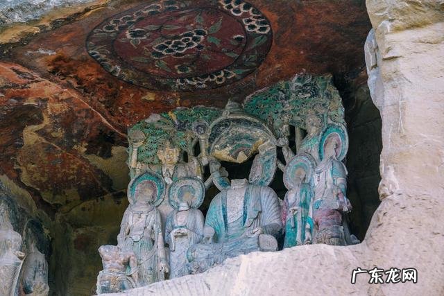 三面环山一面环水叫什么 三面环山四面环水的风水