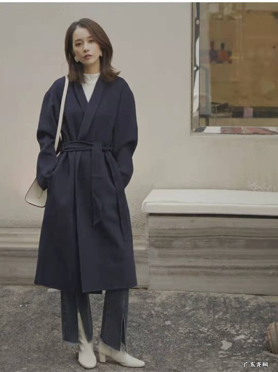 皮肤黑的女人适合穿什么颜色 皮肤黑的女生穿什么颜色好看