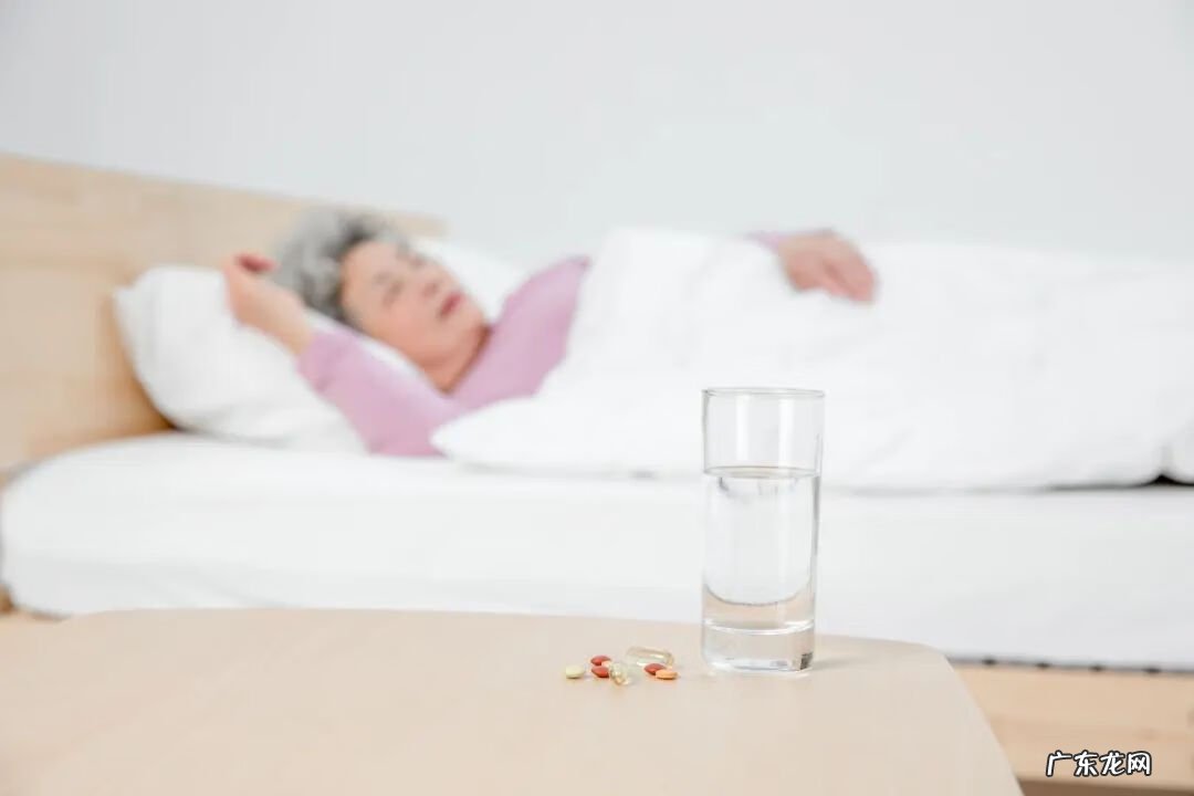 女性睡到半夜大汗淋漓 晚上睡觉出汗是什么原因