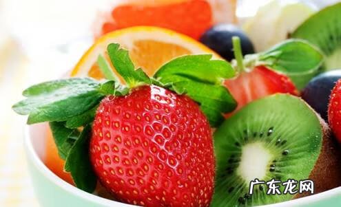 嘴巴周围长痘痘是因为什么 嘴巴周围长痘痘是哪里的问题