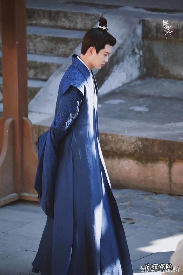 写一篇续写故事的作文 续写单依纯