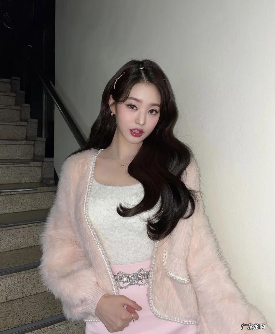 圆脸适合长卷发吗 圆脸卷发发型图片大全