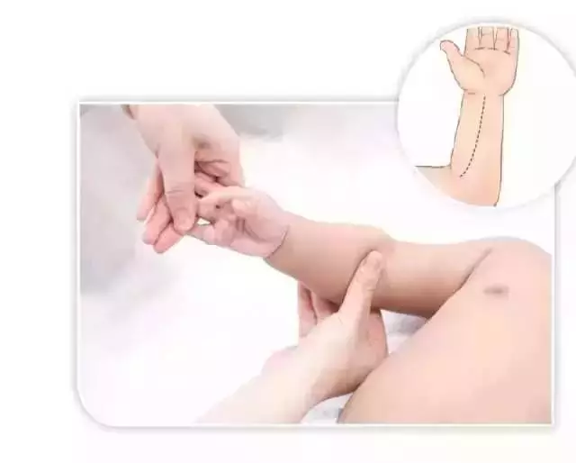 孩子发烧是怎么引起的 孩子发烧怎么办教你一招快速降温