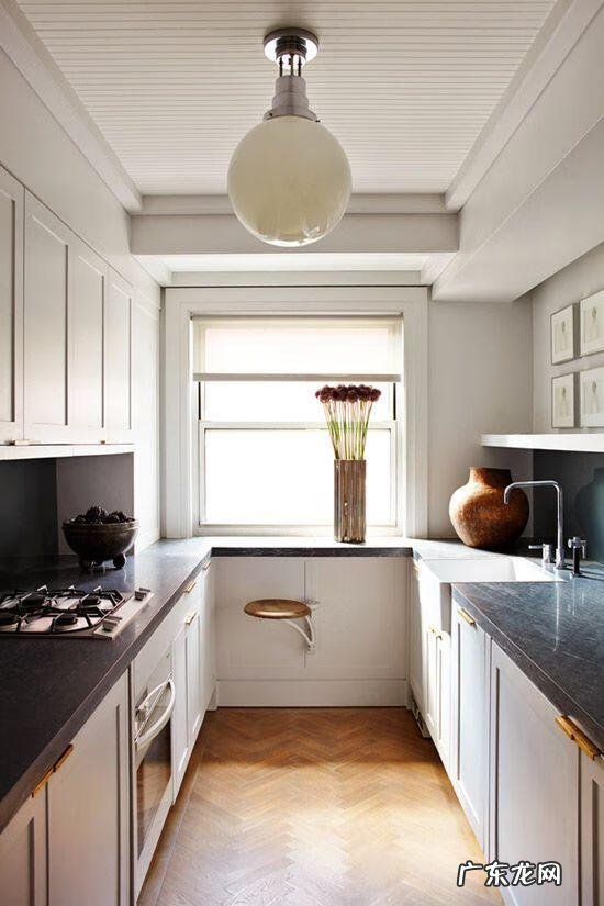 煤气灶的方向的风水学 三角形灶台