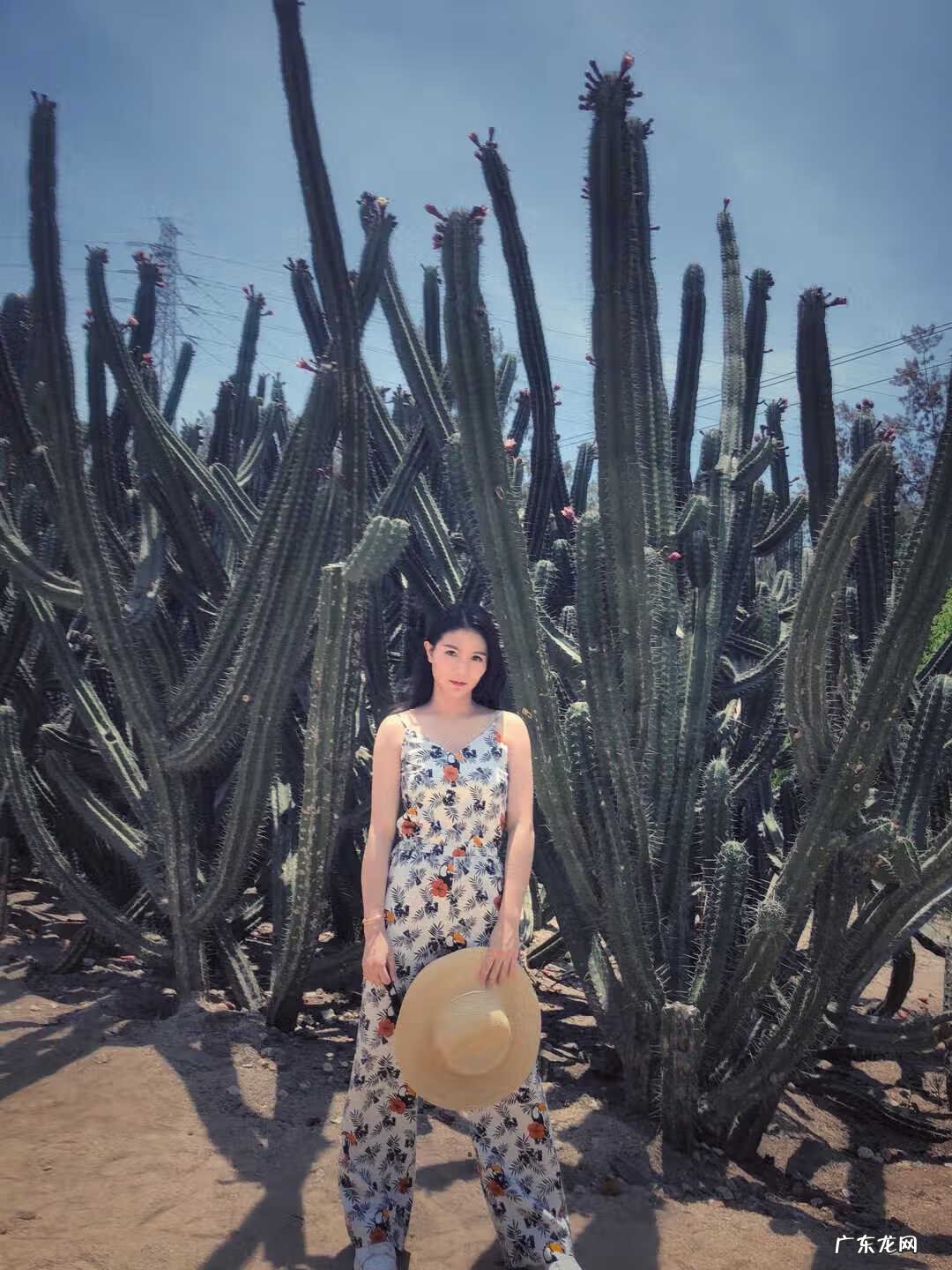 吊带连体裤配什么上衣 吊带连体裤怎么搭配上衣